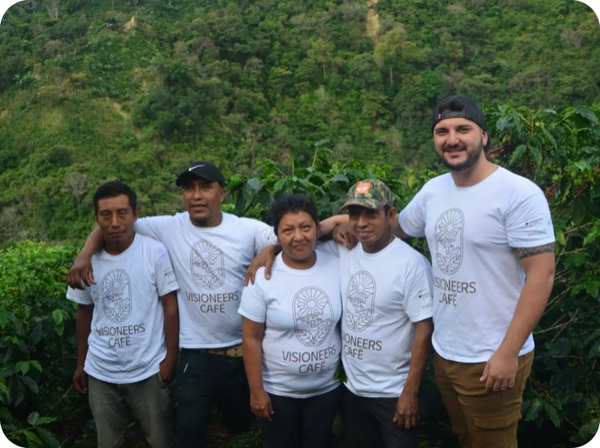 Team vor Ort auf der Finca